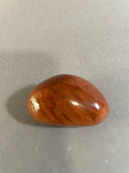 Karneoli k&auml;mmenkivi, yksitt&auml;iskappale, 33g/ 4,3 cm