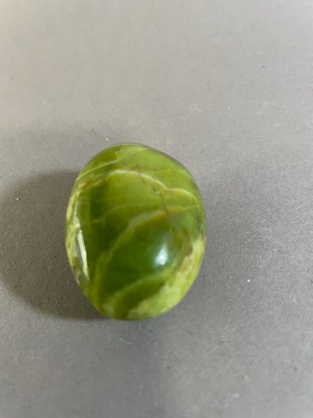 Vihre&auml; opaali  k&auml;mmenkivi, uniikkikappale 36 g