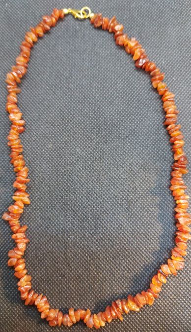 Karneoli kivipalat kaulakoru www.aurinkorumpu.fi