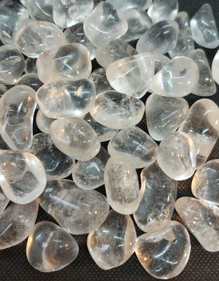 Vuorikristalli rumpuhiottu www.aurinkorumpu.fi