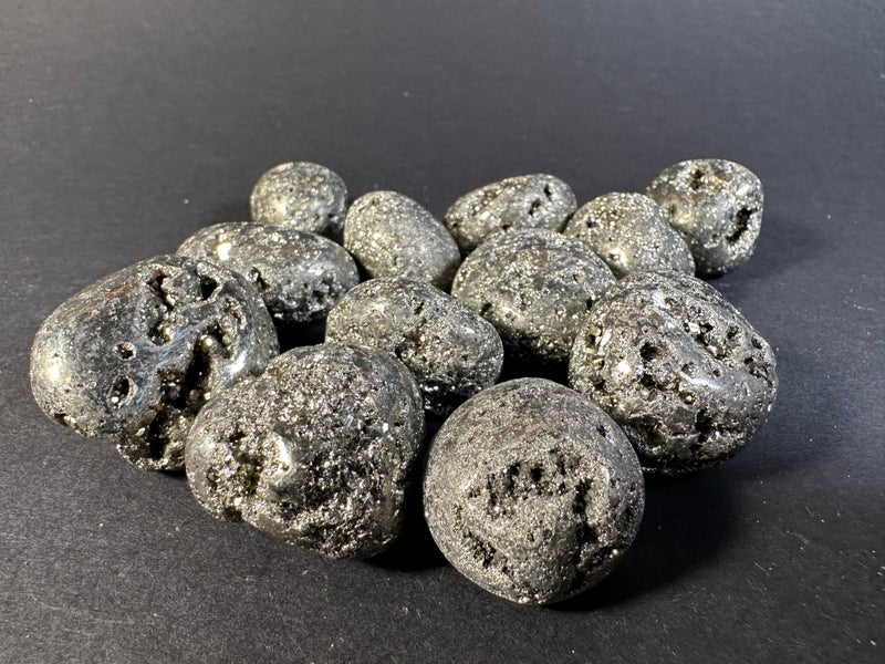 Kauniita kiillotettuja Pyriittipaloja